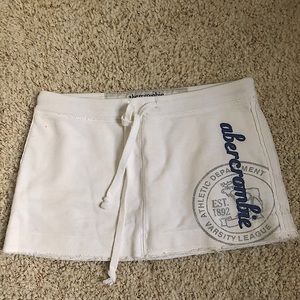 Y2K Abercrombie white soft skort